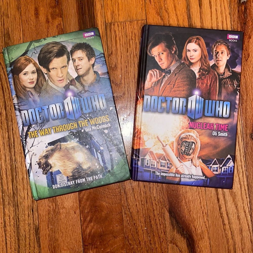 Doctor Who Book Bundle (2 books)
